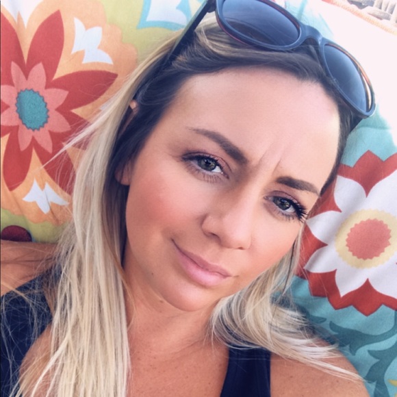 Meet your Posher, Erica - Picture 4 of 4